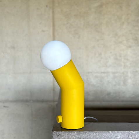 CAPSULE TABLE LAMP IN SAFFRON