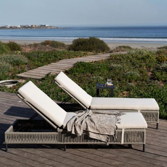 CHARLIE POOL LOUNGER