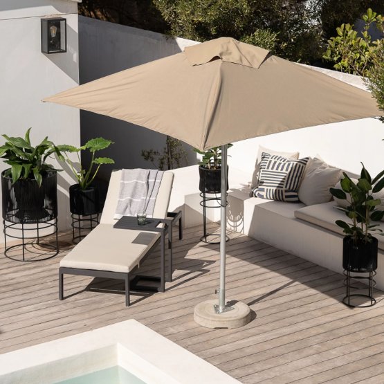 RUBY POOL LOUNGER WITH PADDED CUSHION