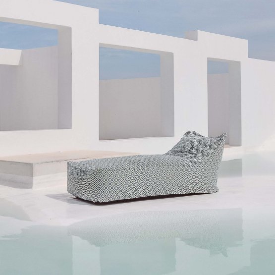 SACRAMENTO STORM OUTDOOR LOUNGER