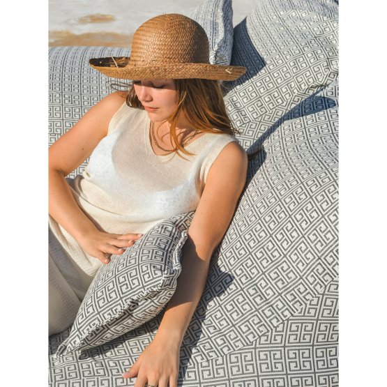 BLACK GEOMETRICS OUTDOOR LOUNGER