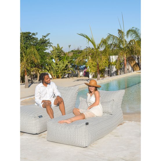 BLACK GEOMETRICS OUTDOOR LOUNGER