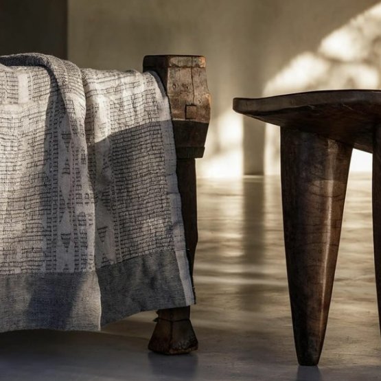 BARK ON NATURAL LINEN COTTON BLEND BONGOLAN BED THROW
