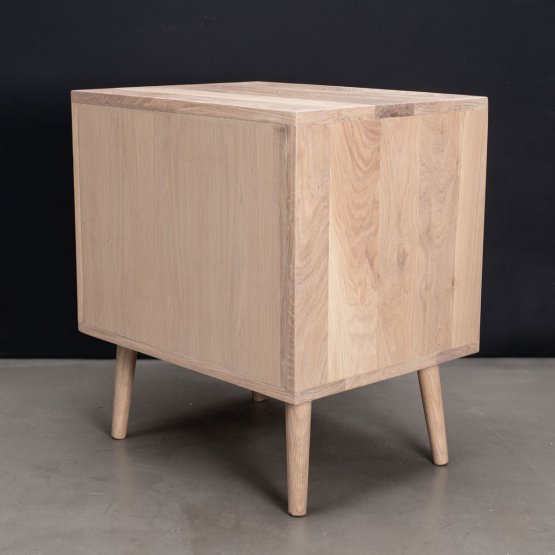 FLUTED MASTER OAK BEDSIDE TABLE
