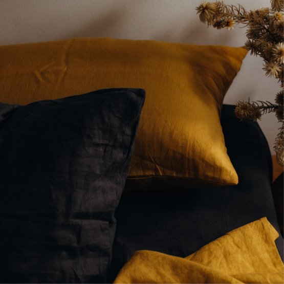 SAFFRON LINEN PILLOW COVER SET