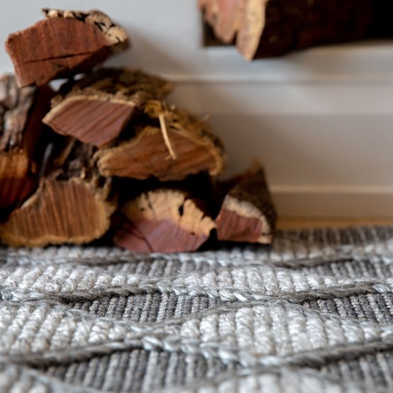 LUXE POLYPROYLENE RUG