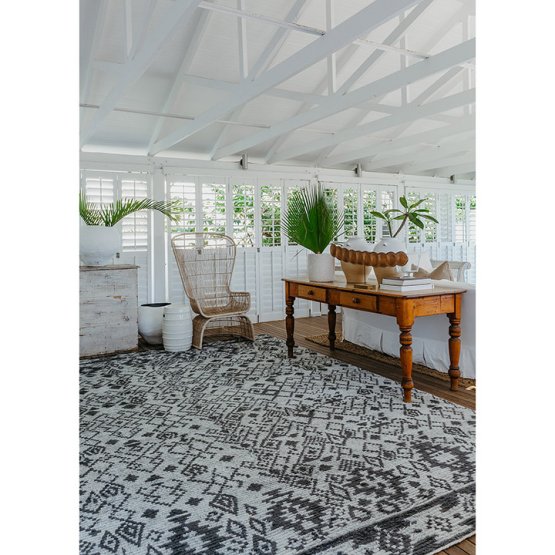 MASAI HAND KNOTTED WOOL RUG