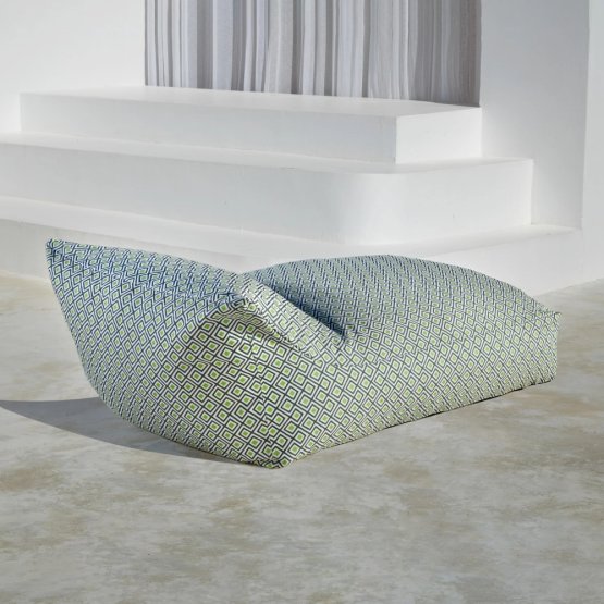 SACRAMENTO STORM OUTDOOR LOUNGER