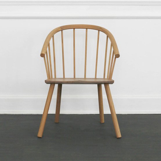 SPINDLE BACK RECLINER CHAIR