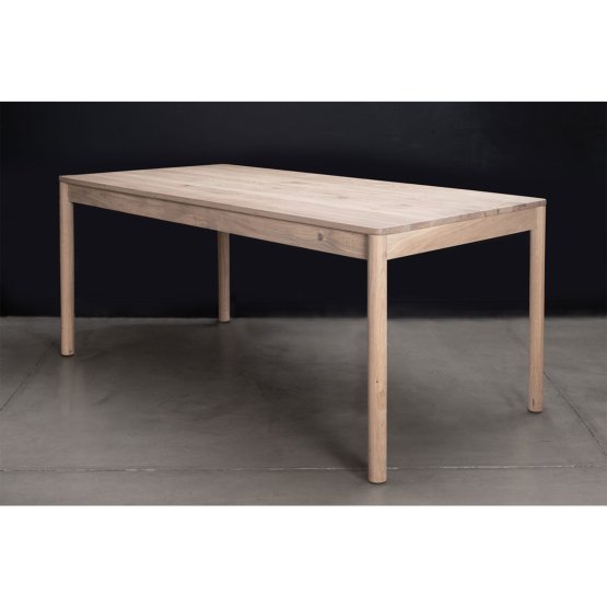 DILY OAK DINING TABLE
