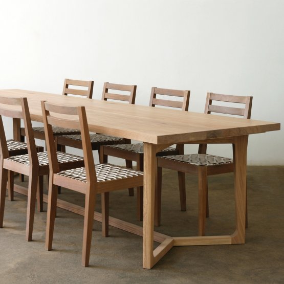 Y DINING TABLE