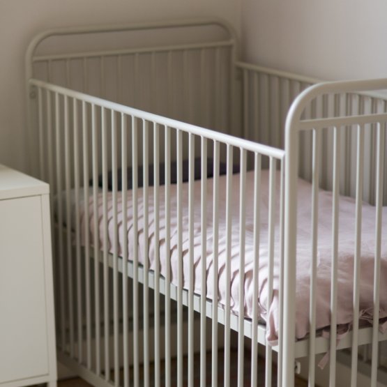 NUDE LINEN FITTED COT SHEET
