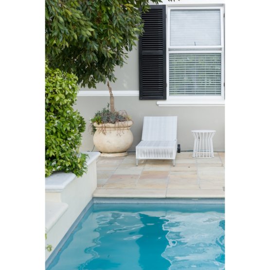 CHARLIE POOL LOUNGER WITH WHEELS