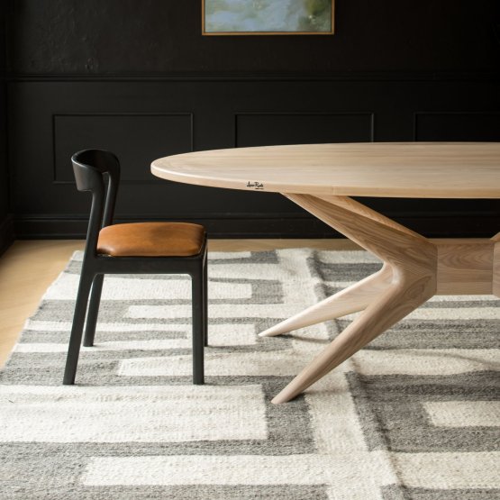 OVAL STELLAR DINING TABLE