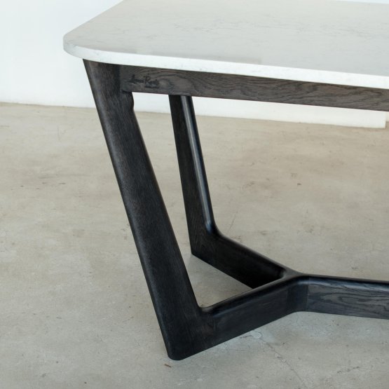 COMMODORE DINING TABLE