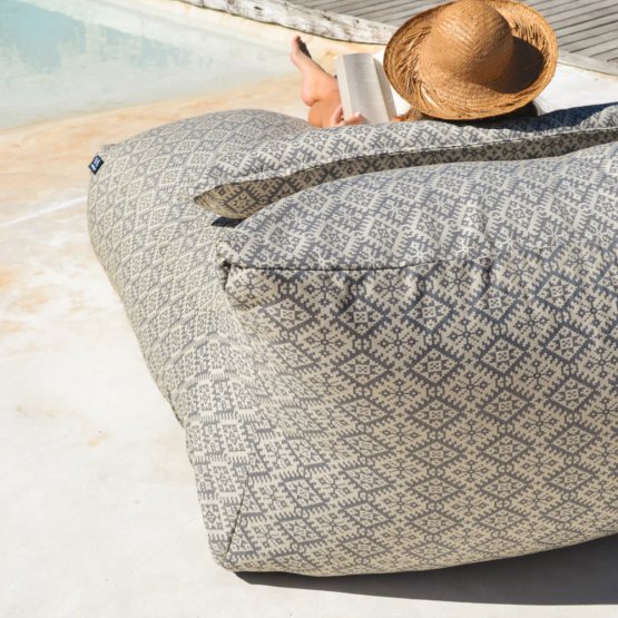 CHARCOAL ICICLE OUTDOOR LOUNGER